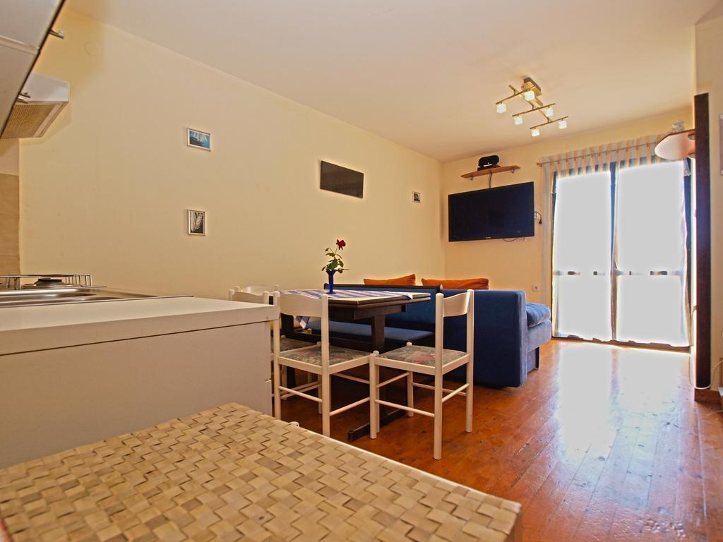 Apartments Antica พูลา ภายนอก รูปภาพ