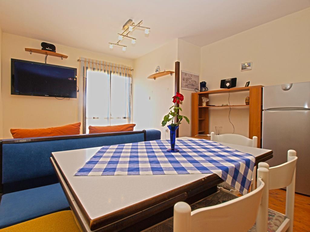 Apartments Antica พูลา ภายนอก รูปภาพ