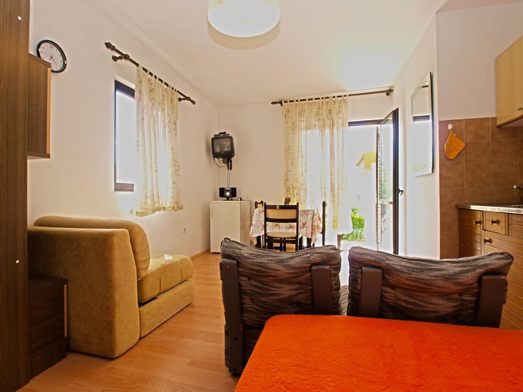Apartments Antica พูลา ภายนอก รูปภาพ
