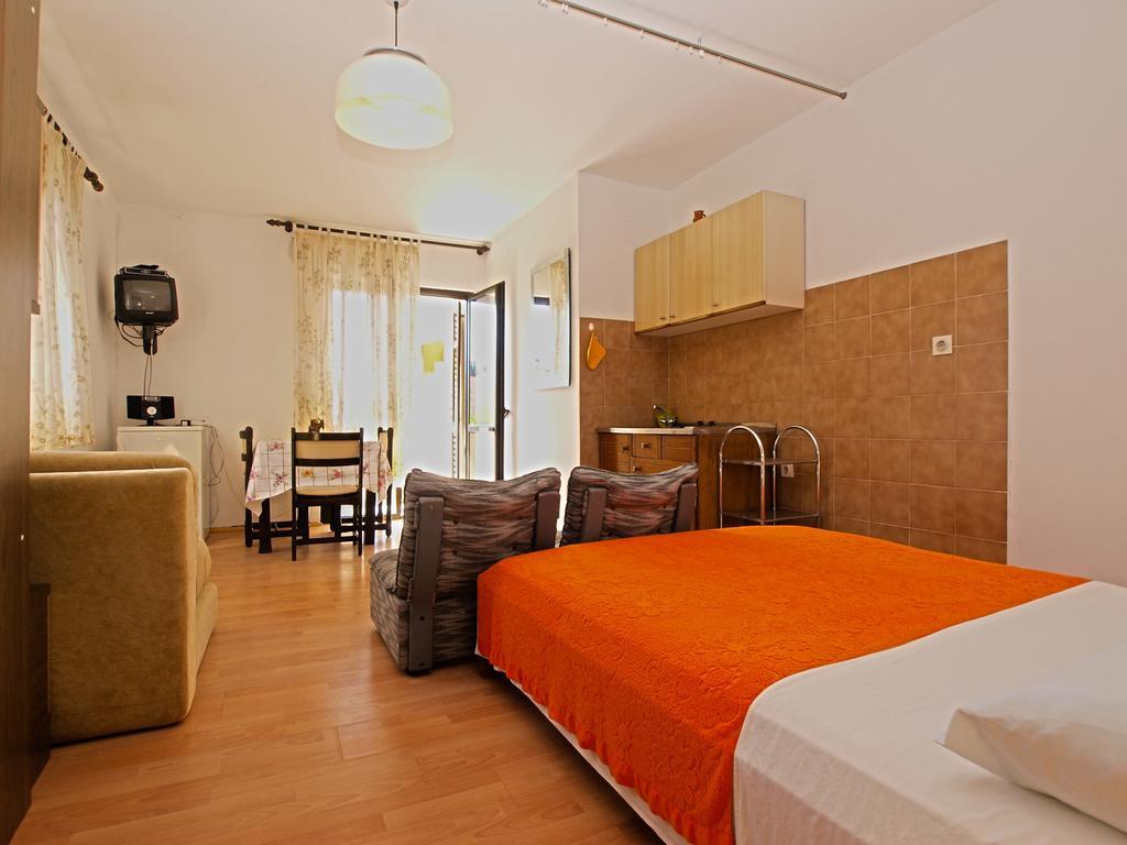 Apartments Antica พูลา ภายนอก รูปภาพ