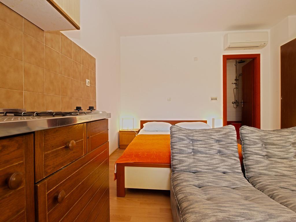 Apartments Antica พูลา ภายนอก รูปภาพ