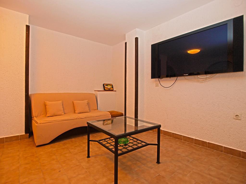 Apartments Antica พูลา ภายนอก รูปภาพ