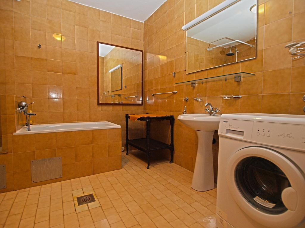 Apartments Antica พูลา ภายนอก รูปภาพ