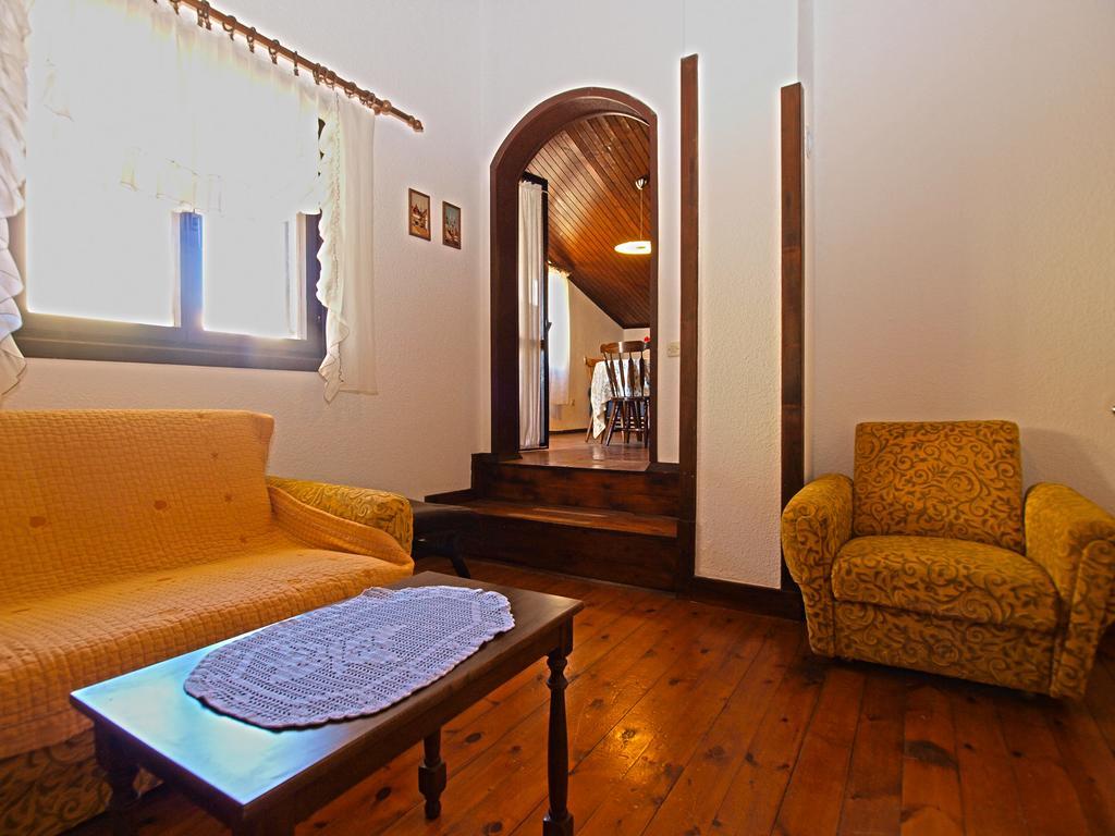 Apartments Antica พูลา ภายนอก รูปภาพ