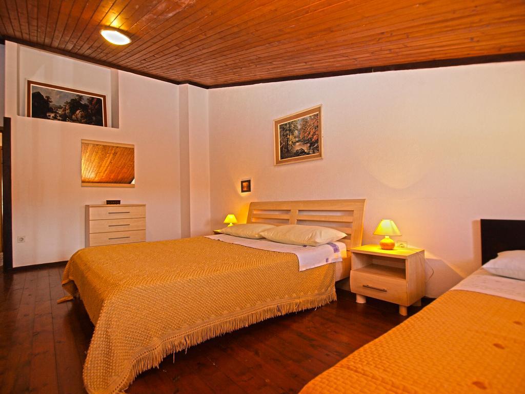 Apartments Antica พูลา ภายนอก รูปภาพ
