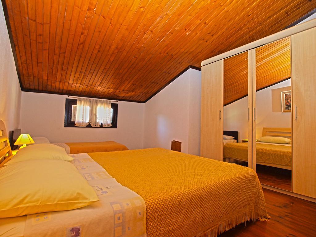 Apartments Antica พูลา ภายนอก รูปภาพ